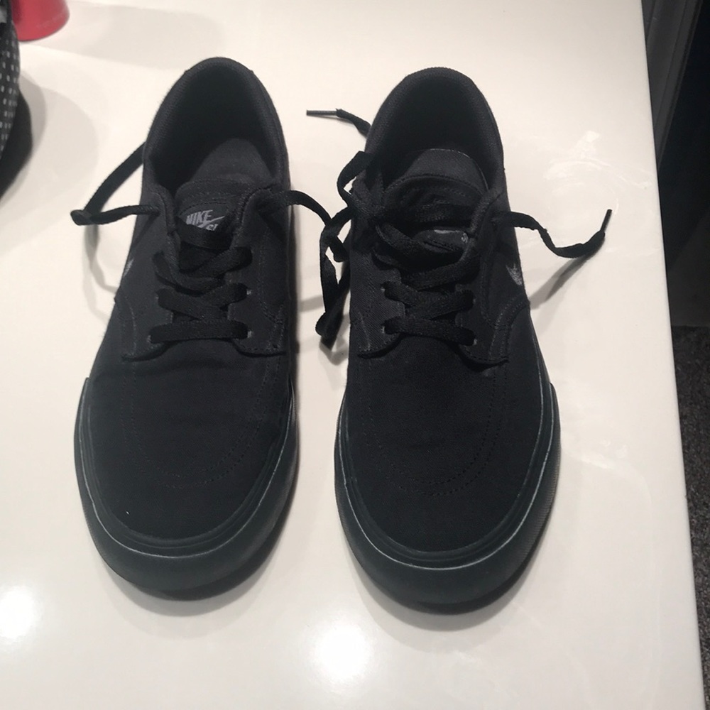 Nike SB tennis shoes